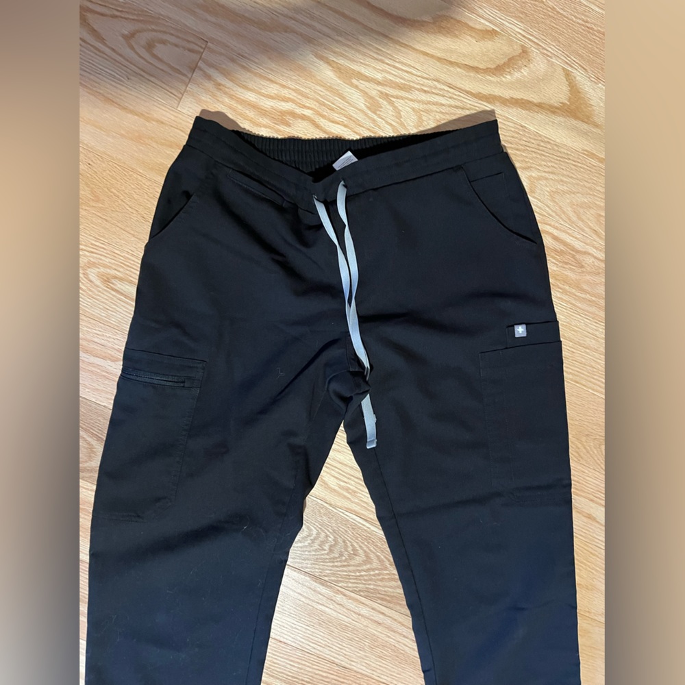 Figs black skinny scrub pants